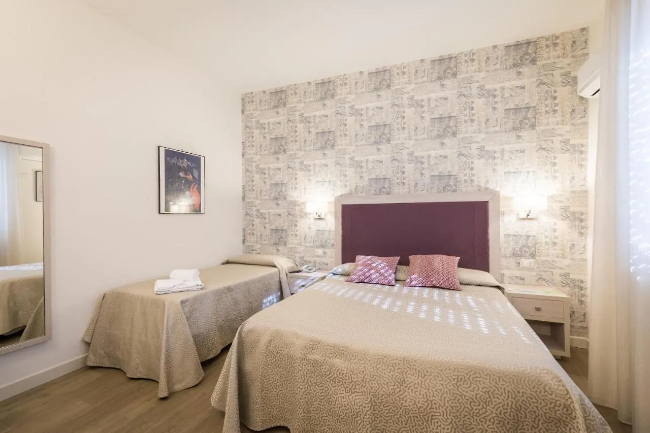 Hotel Pardini Viareggio 3*,